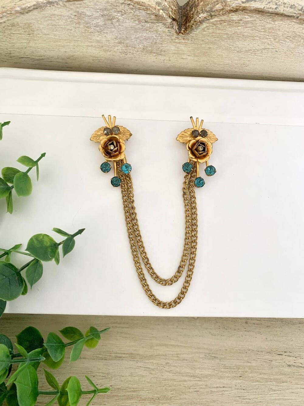 Vintage 1950s Sweater Clip Double Brooch Teal Rhinestone Gold Tone Chain Elegant